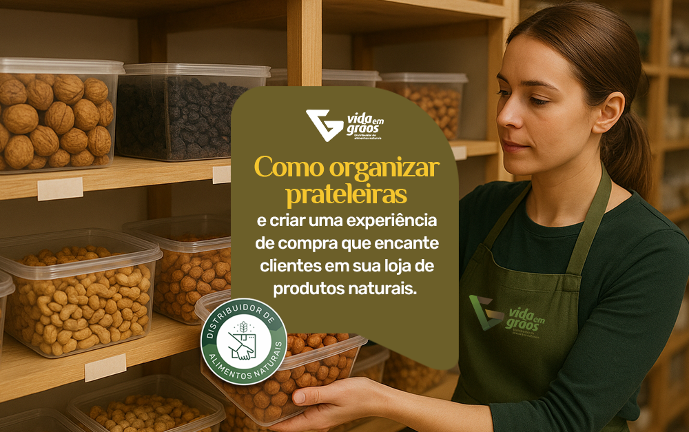 Imagem de uma lojista organizando as prateleiras da sua loja para dar uma melhor experiência de compra para os clientes.