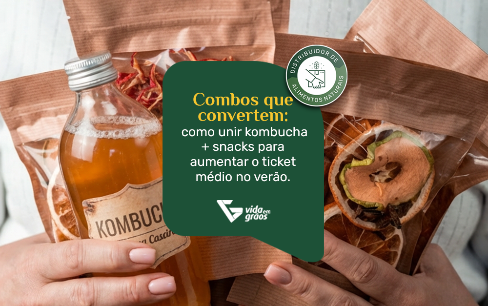 Imagem de uma kombucha ao lado de alguns snacks.